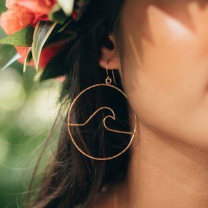 Peahi Wave Hoop Earrings